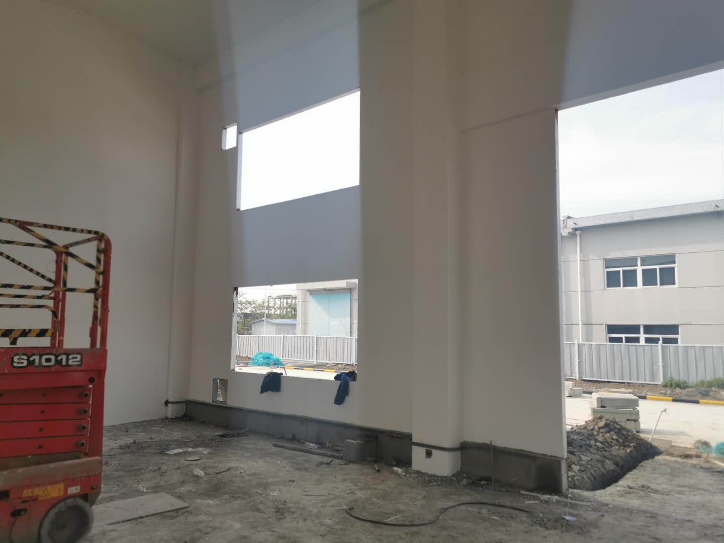 <a href='http://www.30daysalesgrowth.com' target='_blank'>泄爆墙</a>施工